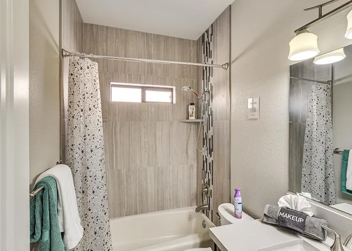 Holiday home Pet-friendly Lhc W/ Temp-controlled Pool! *