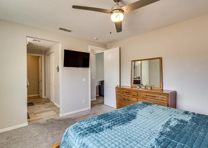 Pet-friendly Lhc W/ Temp-controlled Pool!