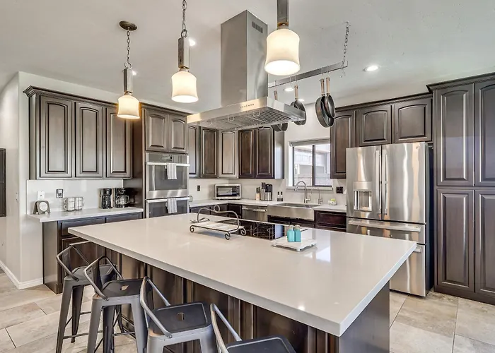 Holiday home Pet-friendly Lhc W/ Temp-controlled Pool! Lake Havasu City