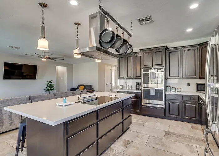 Pet-friendly Lhc W/ Temp-controlled Pool! Holiday home *