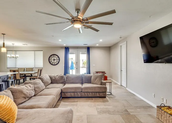 Holiday home Pet-friendly Lhc W/ Temp-controlled Pool! *